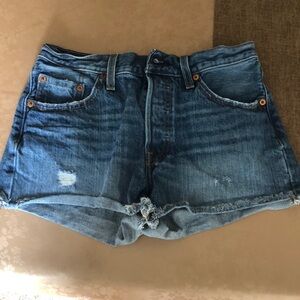 women’s levi’s jean shorts